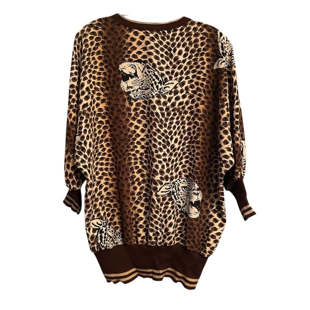 Cheetah/Leopard Print Crewneck Tunic with Ribbed Collar and Cuff - Picture 3 of 9